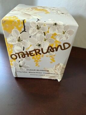 Otherland Clean Blossom (linen, mimosa flower, gardenia) 8 oz Candle